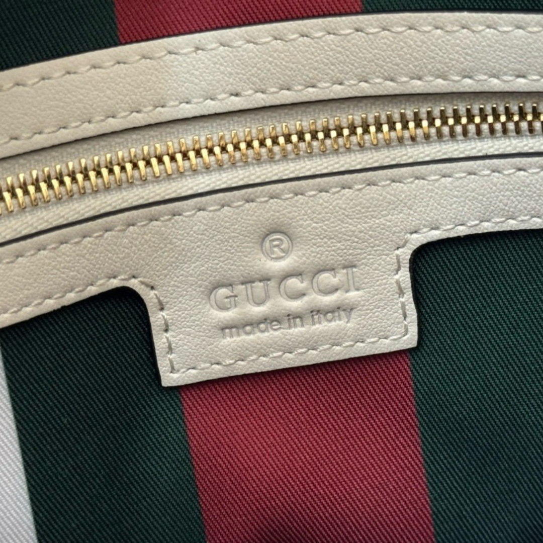 Gucci: Small Shoulder Bag & Gg Emblem