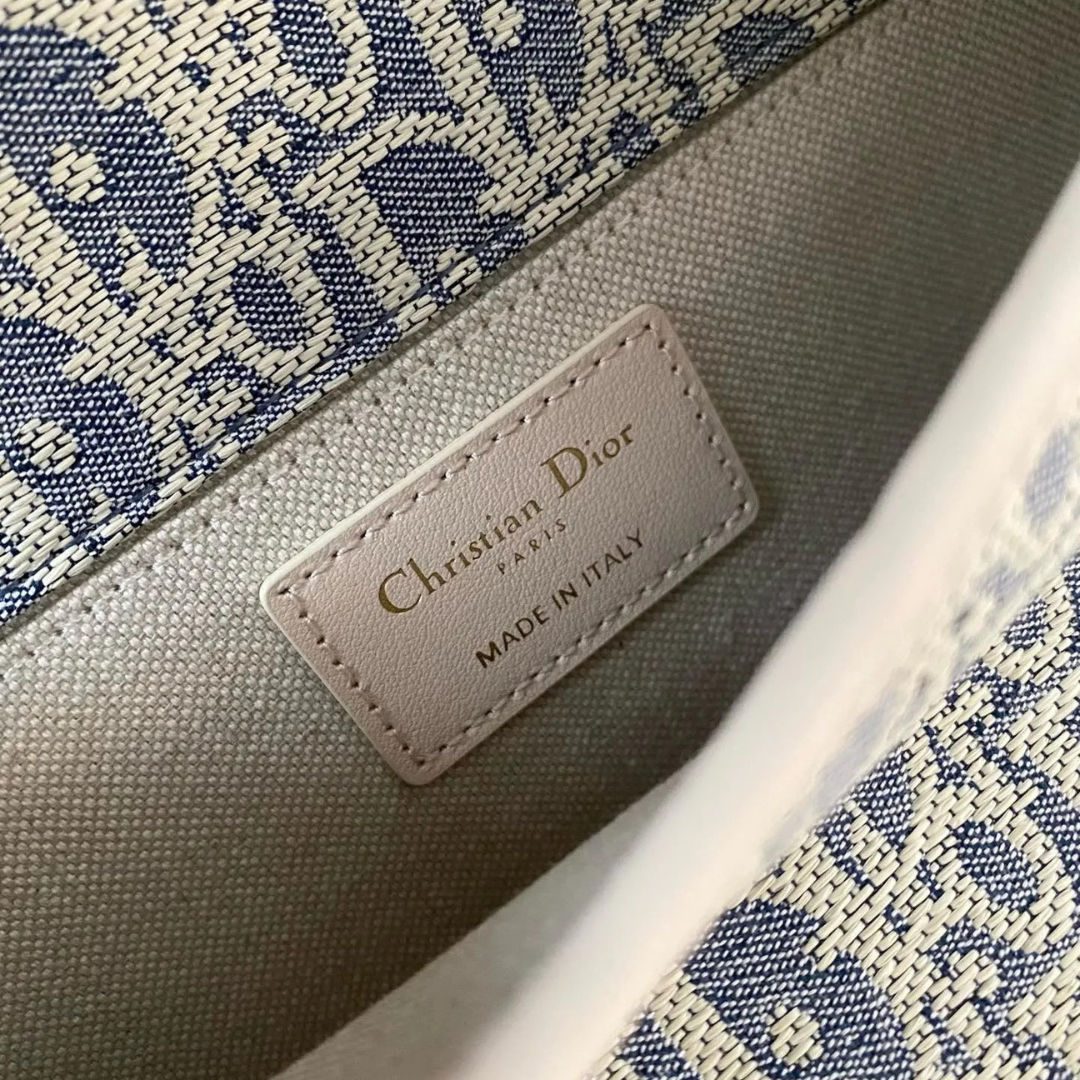 Dior 30 Montaigne Bag – Medium