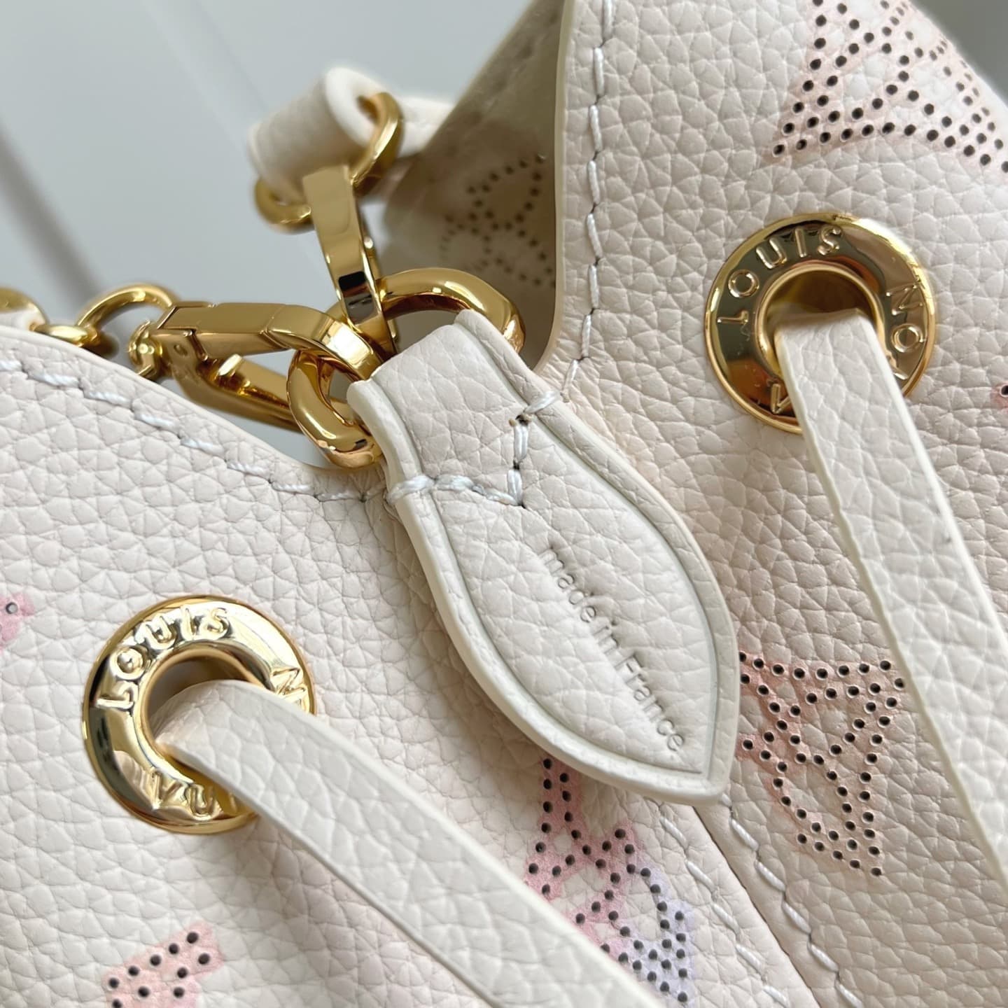 Louis Vuitton Bella Mahina Handbag – Exclusive