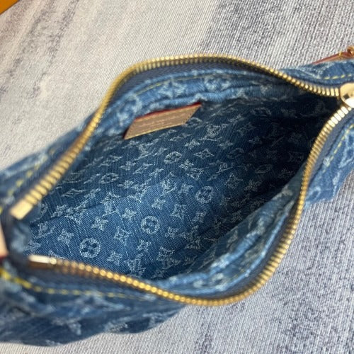 Louis Vuitton Handbag In Monogram Denim – Exclusive