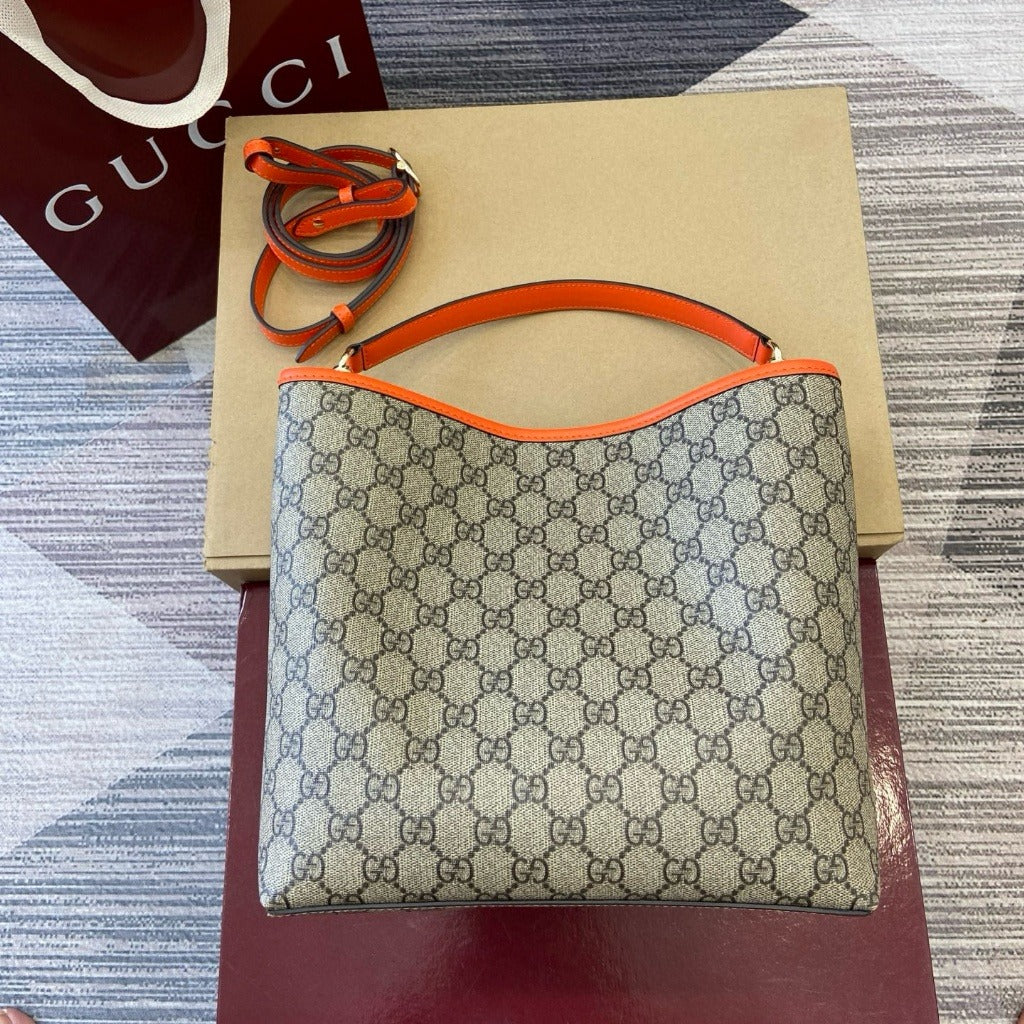Gucci: Medium Bucket Bag & Gg Emblem