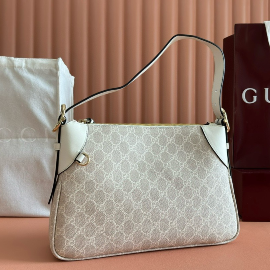 Gucci: Small Shoulder Bag & Gg Emblem