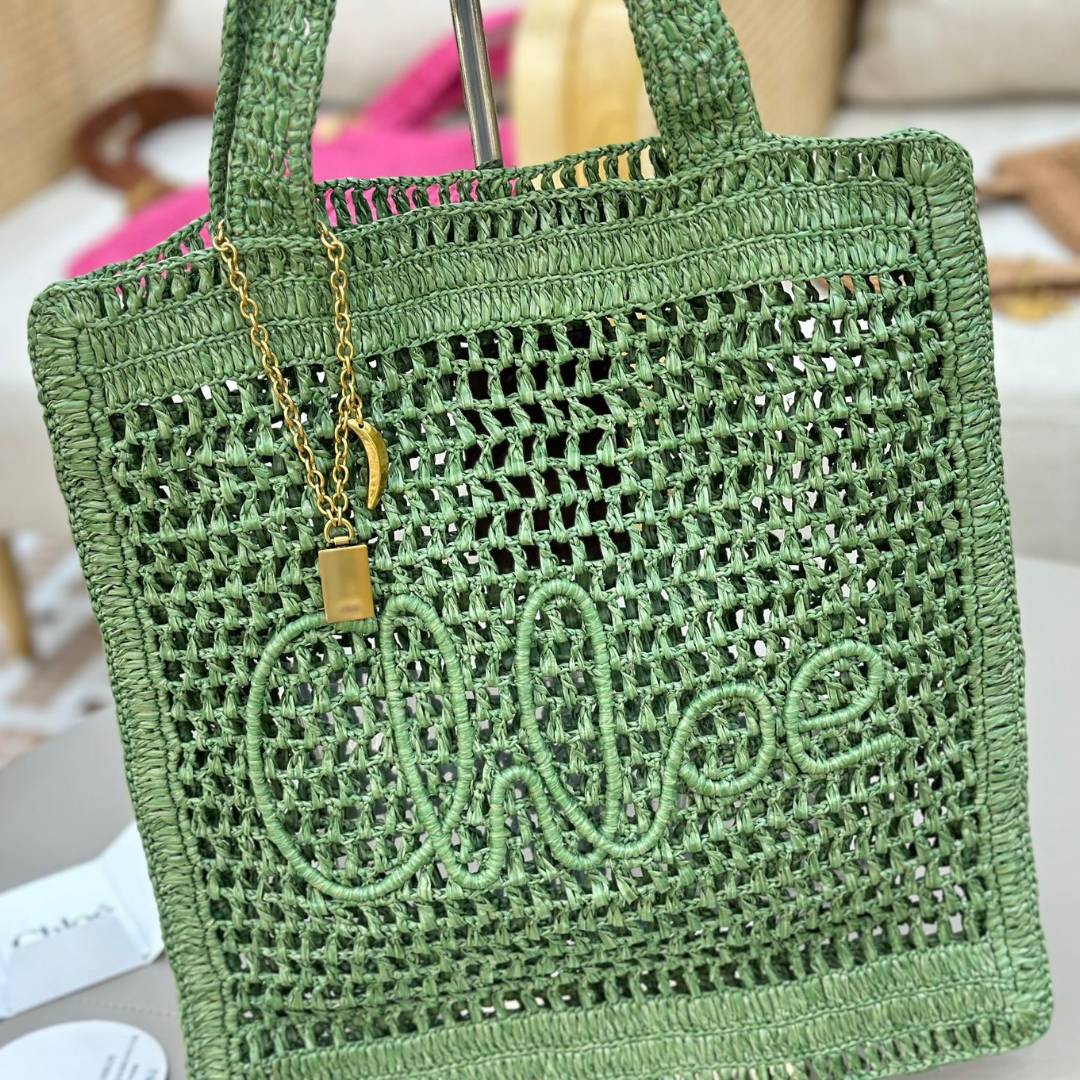 Chloé Summer Banana Bag In Raffia