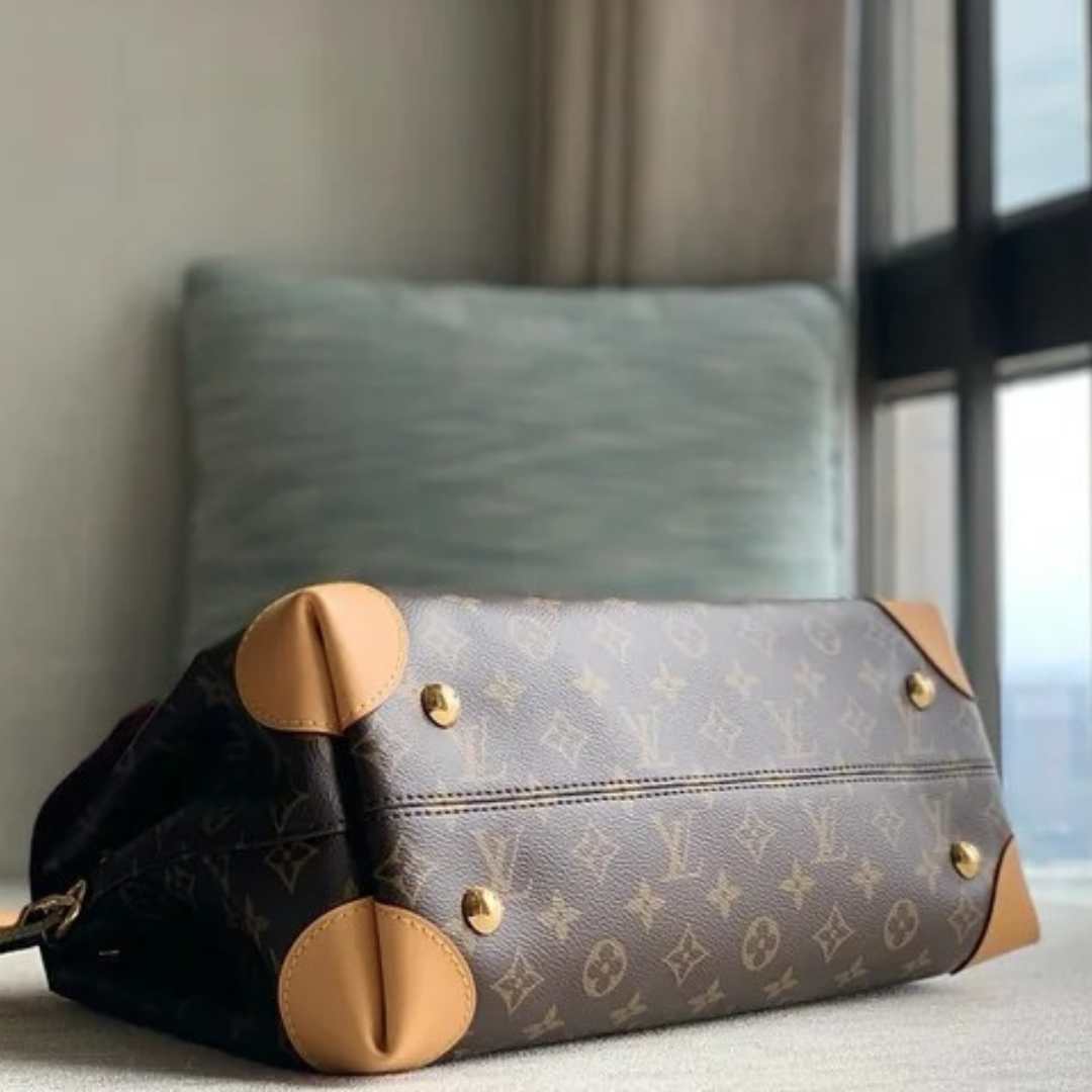 Louis Vuitton Handbag – Exclusive