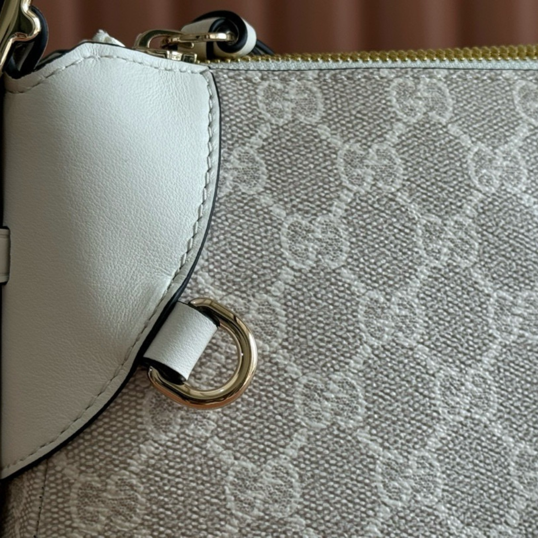 Gucci: Small Shoulder Bag & Gg Emblem