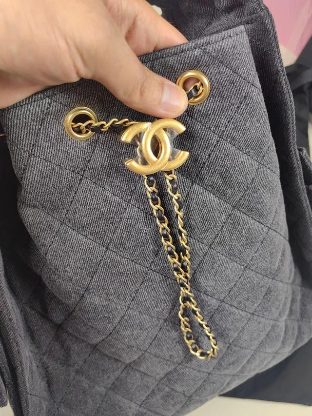 Chanel 25 Medium Shoulder Bag – Exclusive