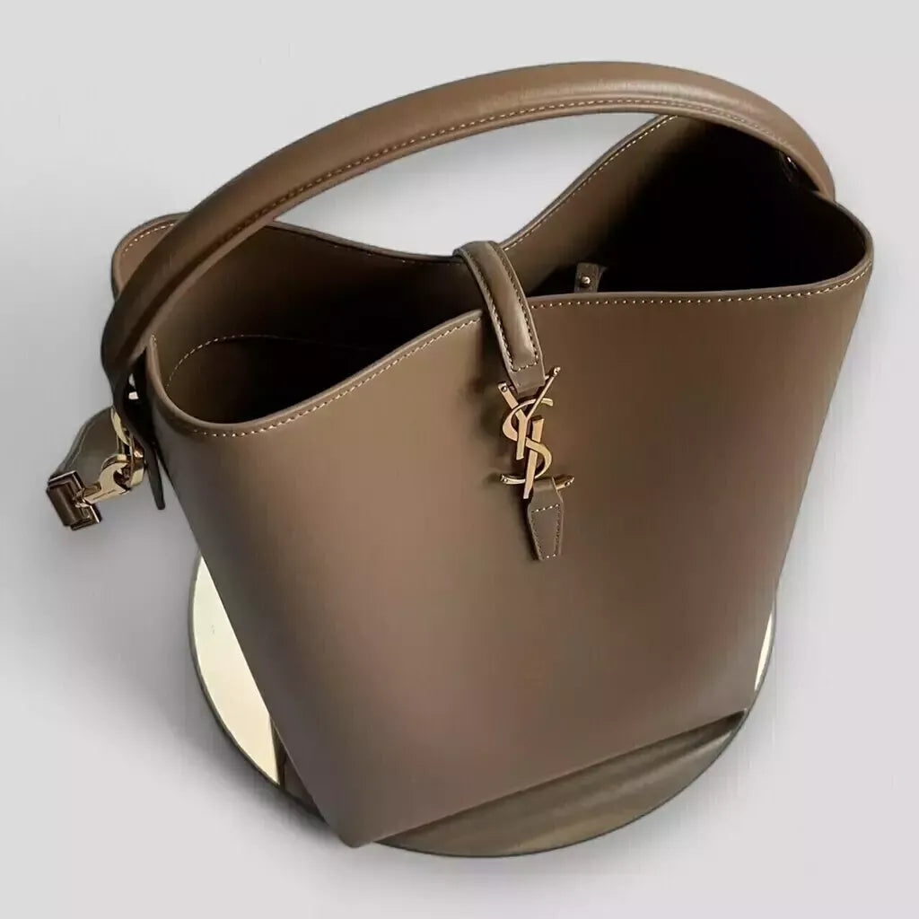 Saint Laurent Le 37 Bucket Bag In Glossy Leather – Exclusive