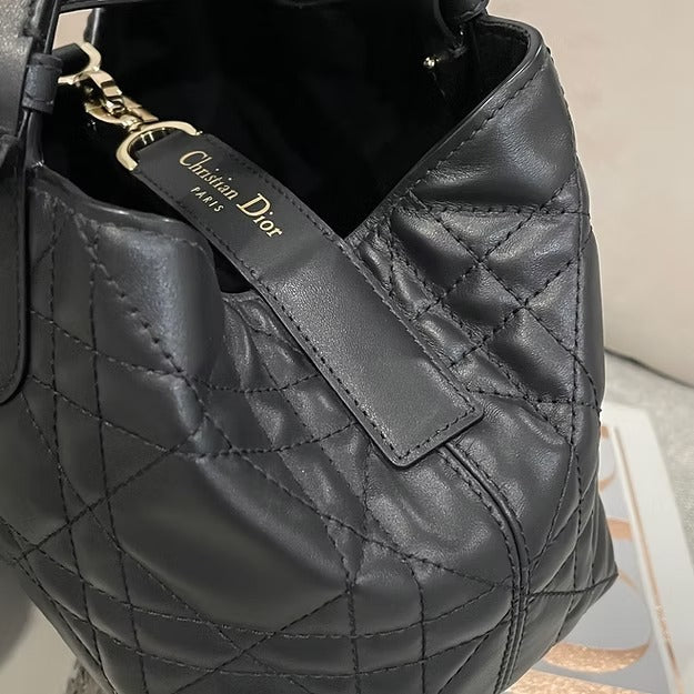 Dior Medium-sized Handbag – Exclusive