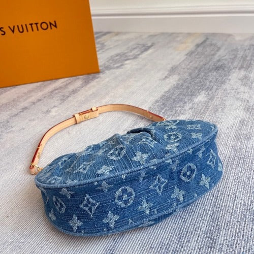 Louis Vuitton Handbag In Monogram Denim – Exclusive