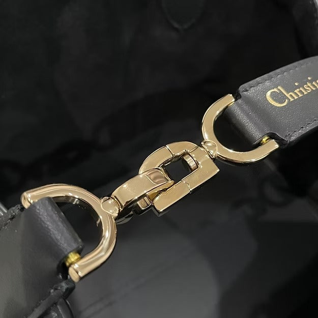 Dior Medium-sized Handbag – Exclusive