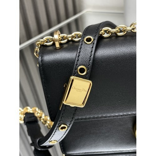 Dior 30 Montaigne East-west Bag & Chain