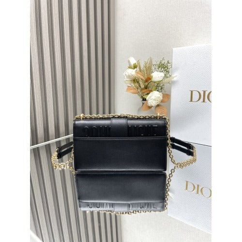 Dior 30 Montaigne East-west Bag & Chain
